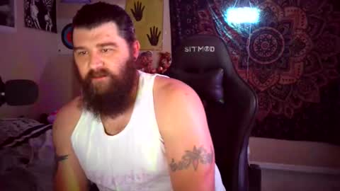 Snapshot of daddystreamingbadly chatting on 12/16/25, 06:18 daddystreamingbadly online show from 12/16/25, 06:18