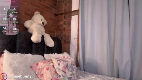 Snapshot of daddysweeeetbody chatting on 04/03/26, 03:37 Sophie online show from 04/03/26, 03:37