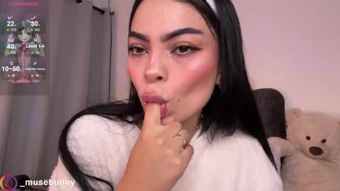 Snapshot of daddysweeeetbody chatting on 04/16/26, 04:13 Sophie online show from 04/16/26, 04:13