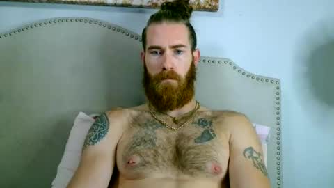 Snapshot of daddyunlocked chatting on 09/17/25, 05:03 daddyunlocked online show from 09/17/25, 05:03