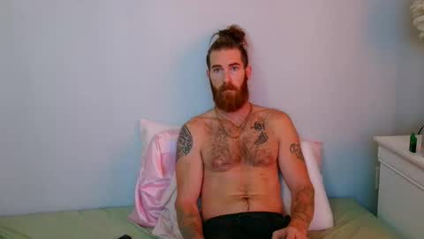 Snapshot of daddyunlocked chatting on 09/20/25, 10:49 daddyunlocked online show from 09/20/25, 10:49