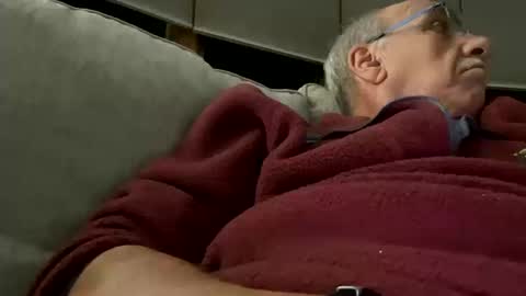 Snapshot of daddyweis chatting on 10/12/25, 01:59 daddyweis online show from 10/12/25, 01:59