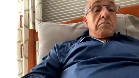 Snapshot of daddyweis chatting on 12/15/25, 03:00 daddyweis online show from 12/15/25, 03:00