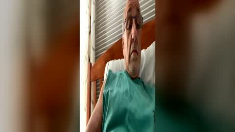 Snapshot of daddyweis chatting on 06/11/26, 02:33 daddyweis online show from 06/11/26, 02:33
