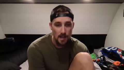 Snapshot of dadgoeswild chatting on 12/26/24, 07:45 DadGoesWild online show from 12/26/24, 07:45