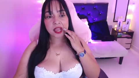 Snapshot of dads_angel19 chatting on 07/17/26, 01:07 amanda online show from 07/17/26, 01:07