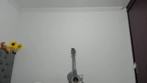 Snapshot of daemon_txuspunk chatting on 12/13/24, 05:38 DAEMON online show from 12/13/24, 05:38