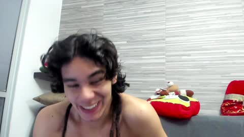 Snapshot of daemon_txuspunk chatting on 12/18/24, 12:10 DAEMON online show from 12/18/24, 12:10