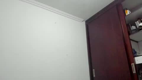 Snapshot of daemon_txuspunk chatting on 12/31/24, 04:27 DAEMON online show from 12/31/24, 04:27