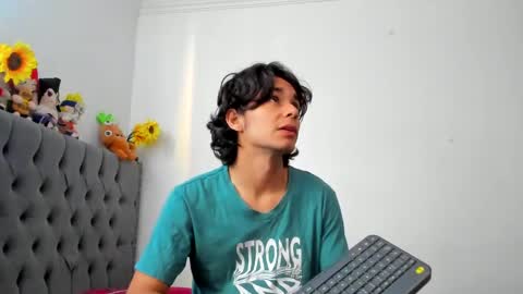 Snapshot of daemon_txuspunk chatting on 01/07/25, 07:06 DAEMON online show from 01/07/25, 07:06