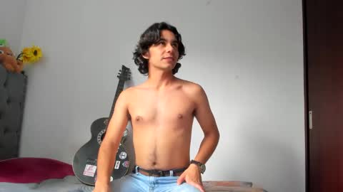 Snapshot of daemon_txuspunk chatting on 01/11/25, 08:21 DAEMON online show from 01/11/25, 08:21