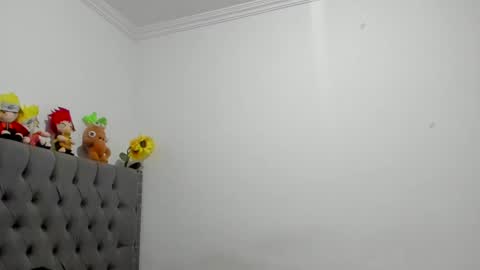 Snapshot of daemon_txuspunk chatting on 01/25/25, 04:45 DAEMON online show from 01/25/25, 04:45