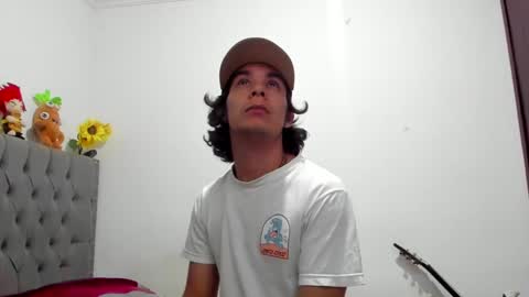 Snapshot of daemon_txuspunk chatting on 01/28/25, 04:39 DAEMON online show from 01/28/25, 04:39