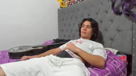 Snapshot of daemon_txuspunk chatting on 02/19/25, 12:46 DAEMON online show from 02/19/25, 12:46