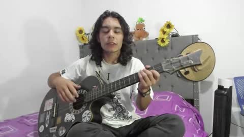 Snapshot of daemon_txuspunk chatting on 09/13/25, 06:02 DAEMON online show from 09/13/25, 06:02