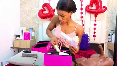 daffnelewis online show from 02/19/26, 11:17