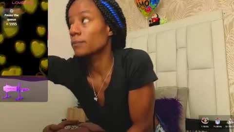 Snapshot of daffnelewis chatting on 06/08/26, 12:05 daffnelewis online show from 06/08/26, 12:05