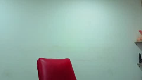 Snapshot of daffnelewis chatting on 07/13/26, 12:19 daffnelewis online show from 07/13/26, 12:19