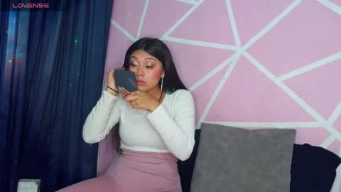 Snapshot of dafna_and_chriss chatting on 05/08/26, 02:28 dafna lorens online show from 05/08/26, 02:28