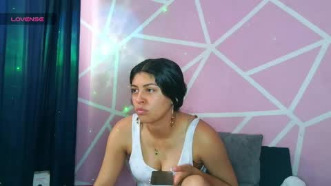 Snapshot of dafna_and_kris chatting on 04/15/26, 05:31 dafna and kris online show from 04/15/26, 05:31