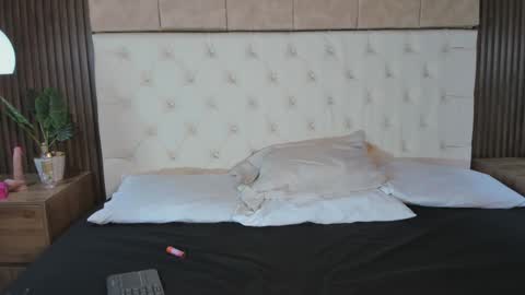 dafne_hillss online show from 09/18/25, 12:29