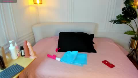 dafne_hillss online show from 05/05/26, 11:18