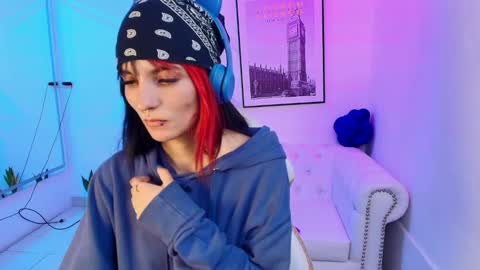 dafne huges online show from 01/14/25, 03:47