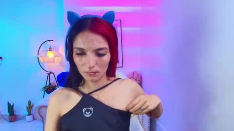 dafne huges online show from 01/19/25, 03:21