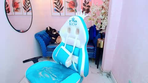 dafne huges online show from 09/14/25, 11:31