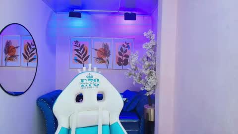 dafne huges online show from 10/02/25, 07:43