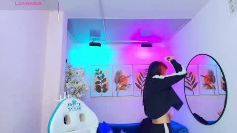 dafne huges online show from 11/14/25, 07:12