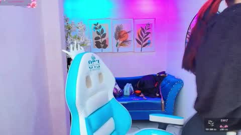 dafne huges online show from 11/19/25, 07:25