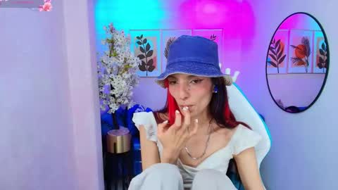 dafne huges online show from 11/29/25, 09:18