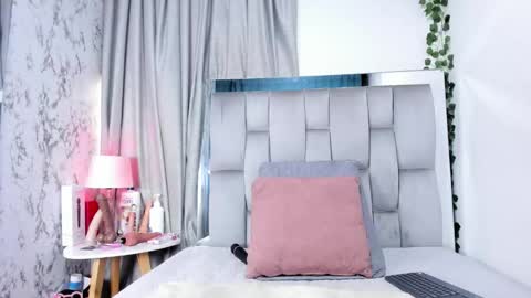 dafne_quenn online show from 10/01/25, 01:17