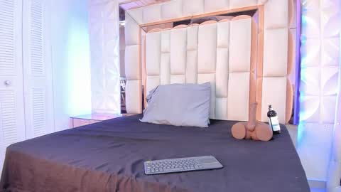 Dafnee online show from 11/24/25, 12:27