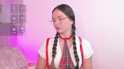 Dafne  online show from 12/15/25, 02:43