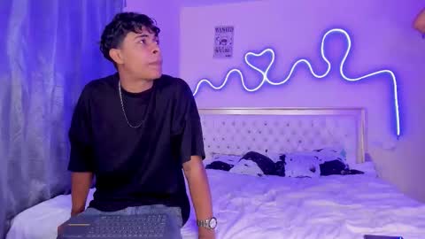 Snapshot of dafnezahiraa_ chatting on 10/05/25, 05:06 dafnezahiraa online show from 10/05/25, 05:06