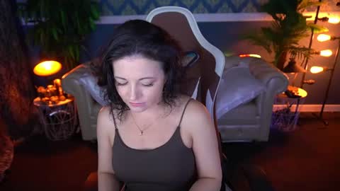 Snapshot of dafni_mon chatting on 06/18/26, 05:51 Dafni Mon online show from 06/18/26, 05:51