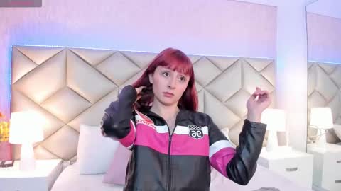 Snapshot of dafnne_hall chatting on 09/09/25, 04:23 Dafnne online show from 09/09/25, 04:23