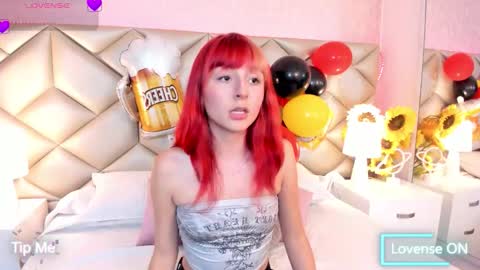 Snapshot of dafnne_hall chatting on 10/03/25, 06:54 Dafnne online show from 10/03/25, 06:54