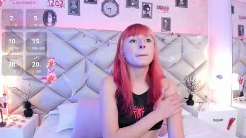 Snapshot of dafnne_hall chatting on 10/10/25, 04:44 Dafnne online show from 10/10/25, 04:44