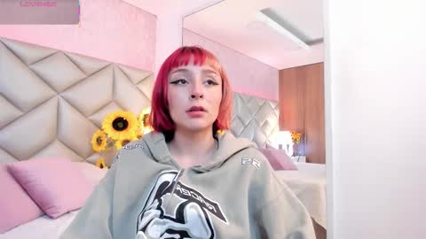 Snapshot of dafnne_hall chatting on 11/29/25, 04:15 Dafnne online show from 11/29/25, 04:15