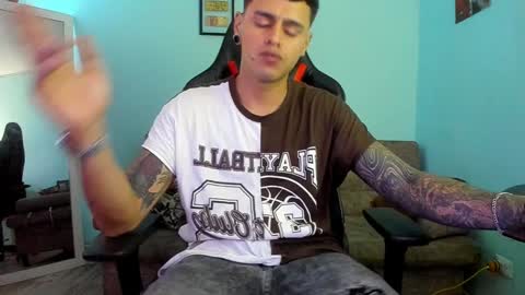 Snapshot of dage_19 chatting on 12/09/24, 11:58 my name is Jhon and I live in colombia online show from 12/09/24, 11:58