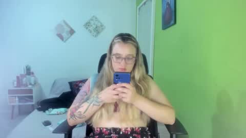 Dahia online show from 10/30/25, 02:13