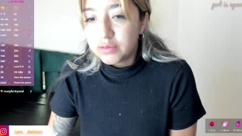 Dahiana  online show from 04/25/26, 12:08