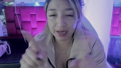 Dahiana  online show from 05/11/26, 02:45