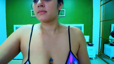  Dahiana  online show from 10/22/25, 08:08