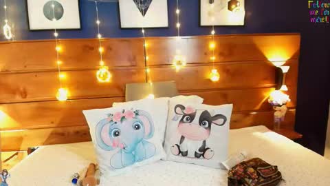  Dahiana  online show from 11/10/25, 08:41