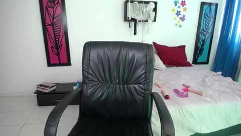 Dahiana online show from 02/06/25, 02:04