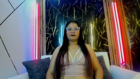 Snapshot of dahlia_vera23_aws chatting on 10/05/25, 03:49 dahlia_vera23_aws online show from 10/05/25, 03:49